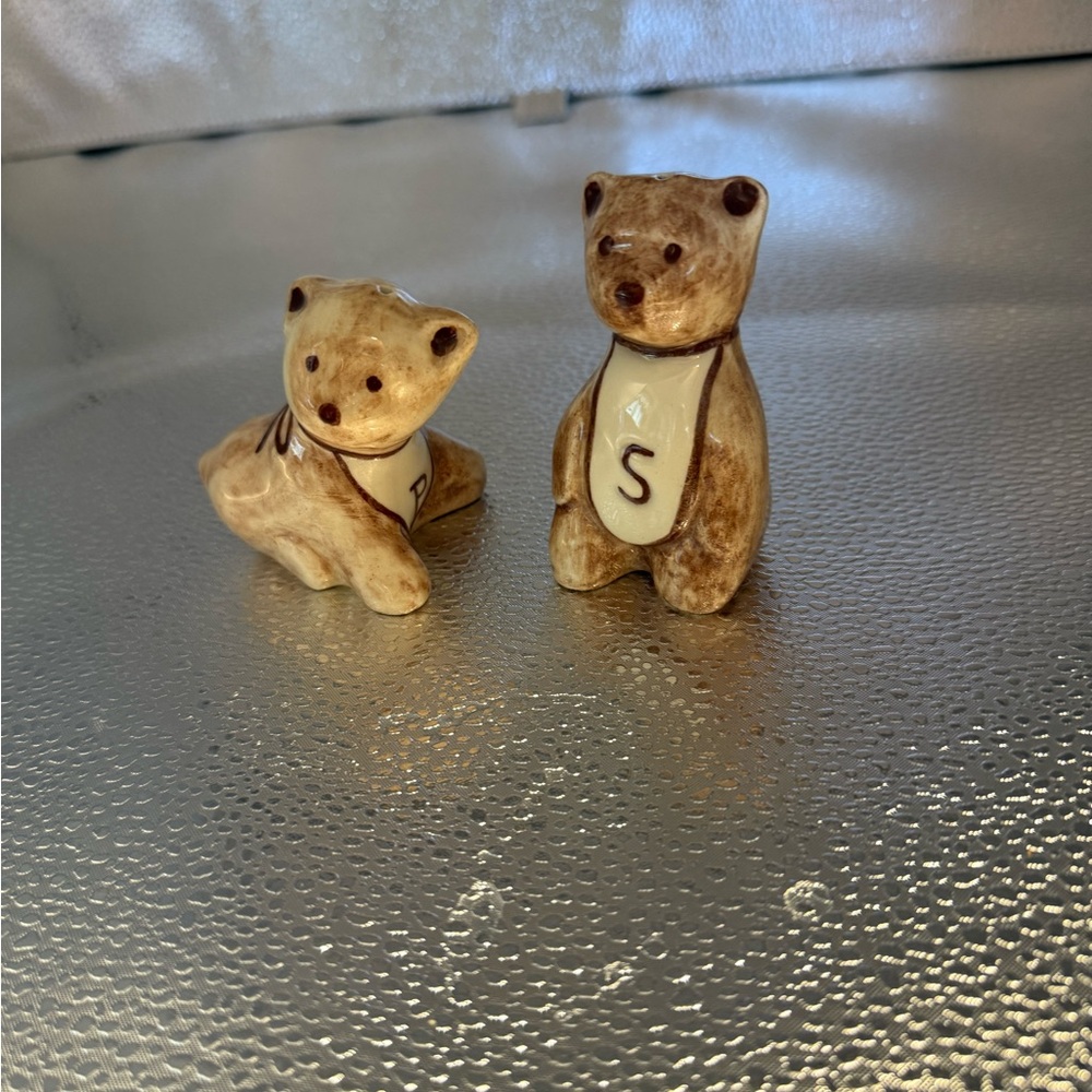 Ceramic Bear salt and pepper set